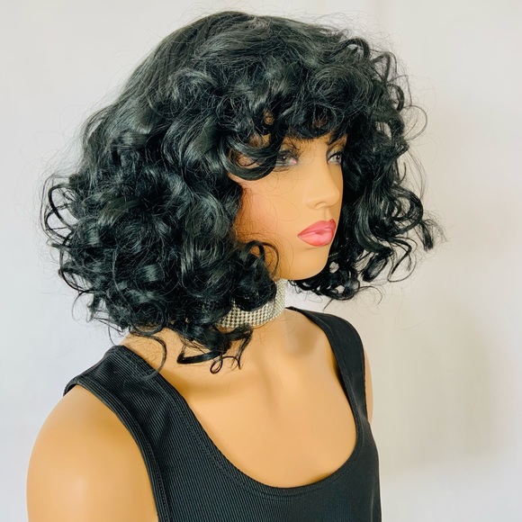 VersaStyle Short Black Synthetic Wig with Vintage Vibes - Picture 4 of 7